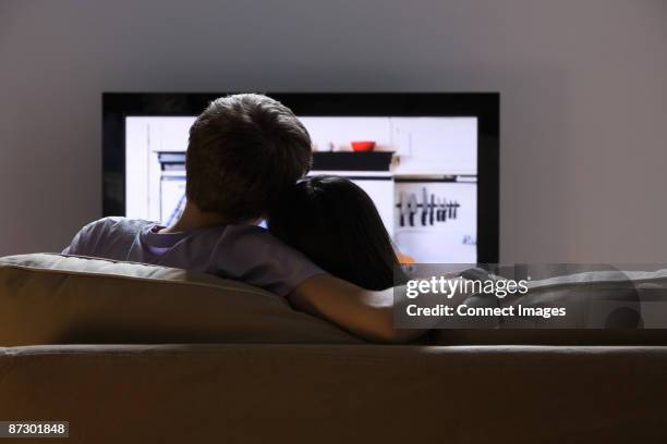 Women Watching Tv Rear View Photos et images de collection - Getty Images