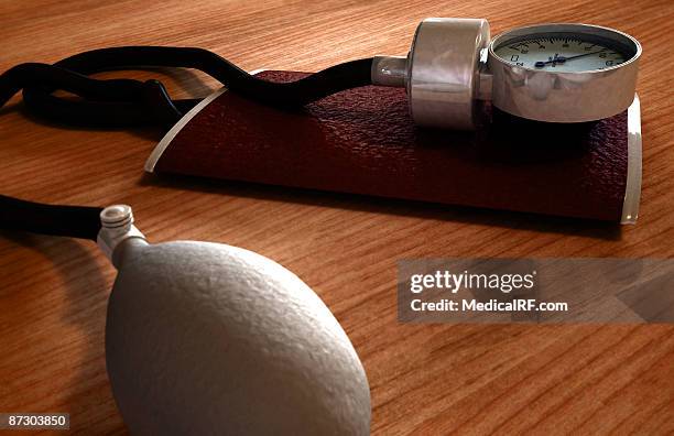 ilustraciones, imágenes clip art, dibujos animados e iconos de stock de sphygmomanometer - manometro