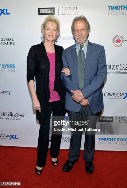 Actors Jean Smart and Richard Gilliland attend AMT's 2017 D.R.E.A.M. Gala at Montage Beverly Hills on November 11, 2017 in Beverly Hills, California.