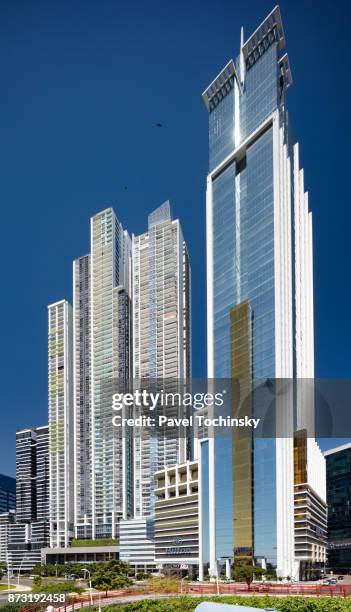 68-story star bay tower designed by pinzón lozano & asociado, completed in 2013 by avenida balbo in panama city - tax haven stock pictures, royalty-free photos & images