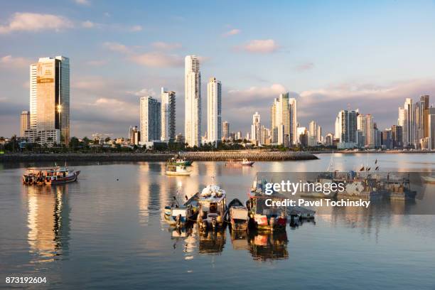 panama city skyline along avenida balboa seen from casco viejo, panama city - casco viejo stock-fotos und bilder
