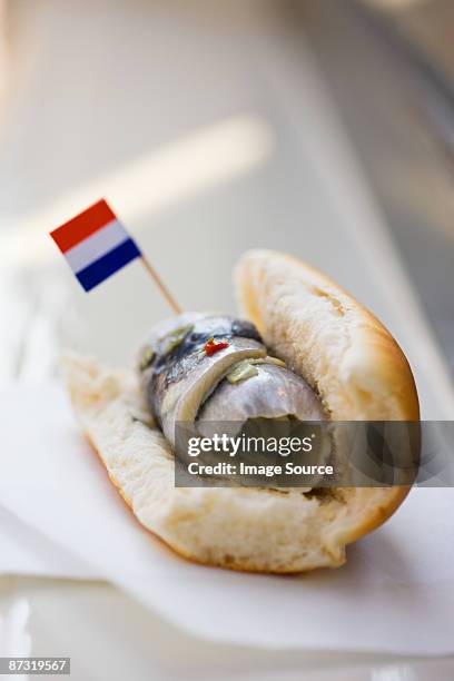 rollmop in a bread roll - nederlandse vlag stockfoto's en -beelden