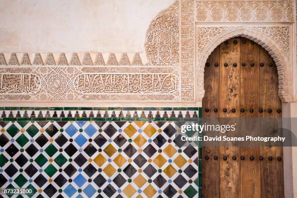 the alhambra palace in granada, spain - alhambra stock-fotos und bilder