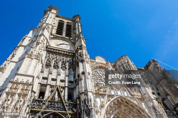 the cathédrale saint-pierre saint-paul - troyes champagne region stock pictures, royalty-free photos & images