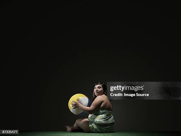 girl with beach ball - chubby swimsuit stock pictures, royalty-free photos & images