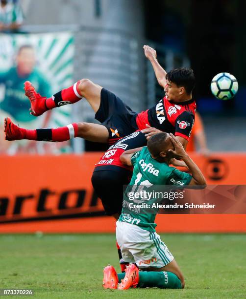 Everton of Flamengo and Deyverson of Palmeiras in action during the match between Palmeiras and Flamengo for the Brasileirao Series A 2017 at Allianz...