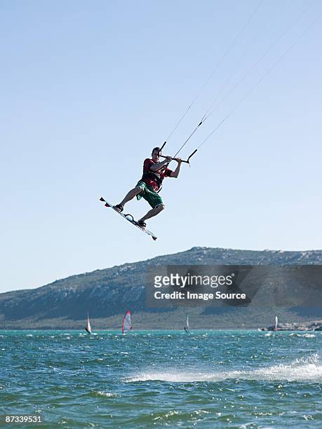kitesurfing - kite foto e immagini stock