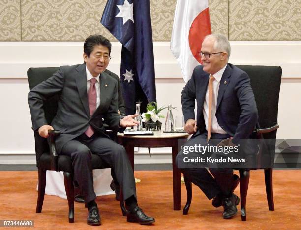 Japanese Prime Minister Shinzo Abe and Australian counterpart Malcolm Turnbull hold bilateral talks in Manila on Nov. 13 following their three-way...