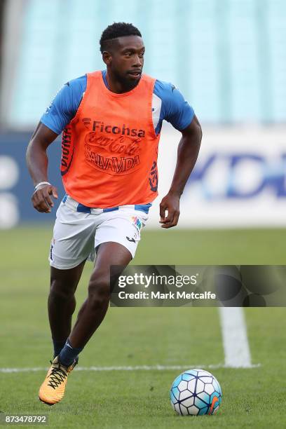 Johnny Palacios of Honduras controls the ball during a Honduras training session at ANZ Stadium ahead of their World Cup 2018 qualifying play-off...