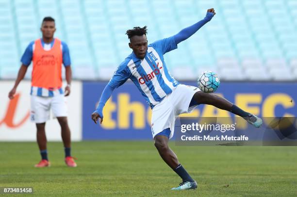 Alberth Elis shoots during a Honduras training session at ANZ Stadium ahead of their World Cup 2018 qualifying play-off against Australia on November...