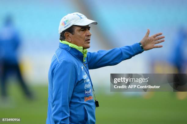 Honduras' national coach Jorge Luis Pinto gestures during a football training session at the ANZ Stadium in Sydney on November 13, 2017. Honduras...
