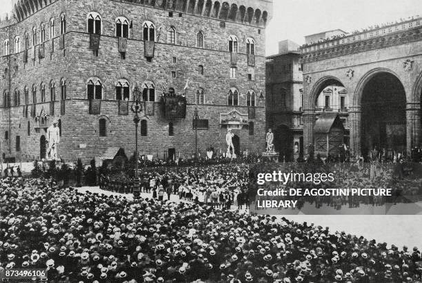 Mayor Pier Francesco Serragli proclaiming US President Thomas Woodrow Wilson honorary citizen, Piazza della Signoria, Florence, Italy, from...