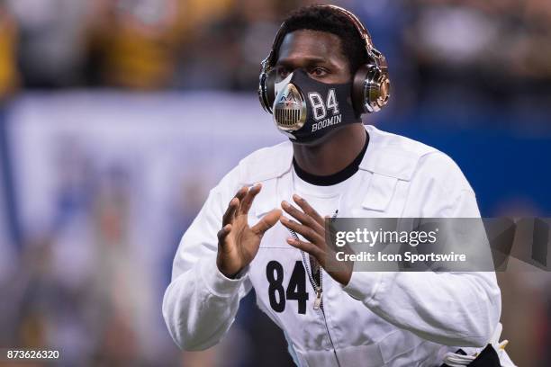 Pittsburgh Steelers wide receiver Antonio Brown warms up before the NFL game between the Pittsburgh Steelers and Indianapolis Colts on November 12 at...