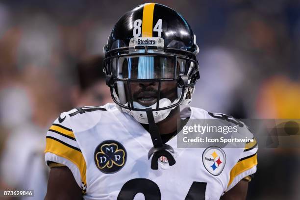 Pittsburgh Steelers wide receiver Antonio Brown warms up on the field before the NFL game between the Pittsburgh Steelers and Indianapolis Colts on...