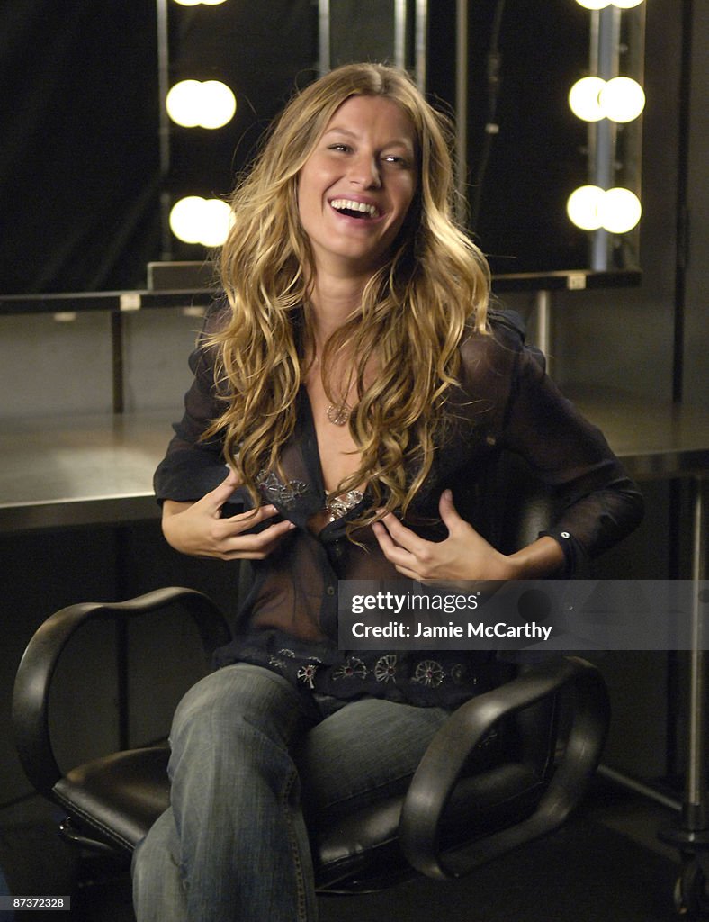 Behind the Scenes at the Victoria's Secret 2005 Splendor Fantasy Bra Photo Shoot