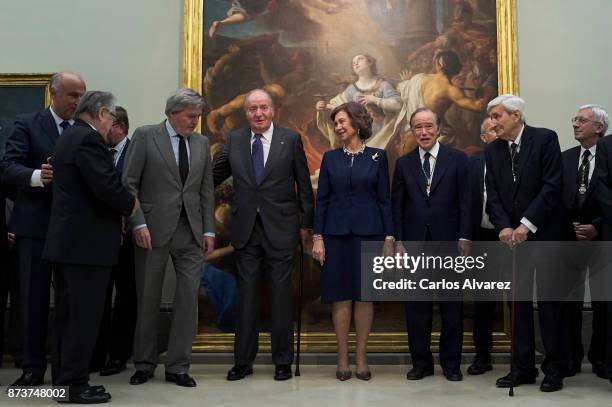 King Juan Carlos and Queen Sofia deliver the Medal of Honor to the Royal Theater at the San Fernando Museum on November 13, 2017 in Madrid, Spain.