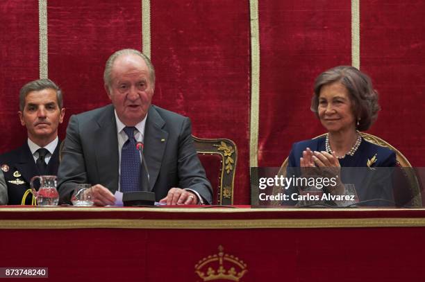 King Juan Carlos and Queen Sofia deliver the Medal of Honor to the Royal Theater at the San Fernando Museum on November 13, 2017 in Madrid, Spain.