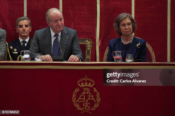 King Juan Carlos and Queen Sofia deliver the Medal of Honor to the Royal Theater at the San Fernando Museum on November 13, 2017 in Madrid, Spain.