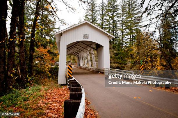 south fork santiam river short covered bridge, oregon - santiam river stock pictures, royalty-free photos & images
