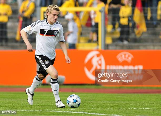 Christopher Buchtmann of Germany in action during the Uefa U17 European Championship between Germany and Italy at the Paul Greifzu stadium on May 15,...