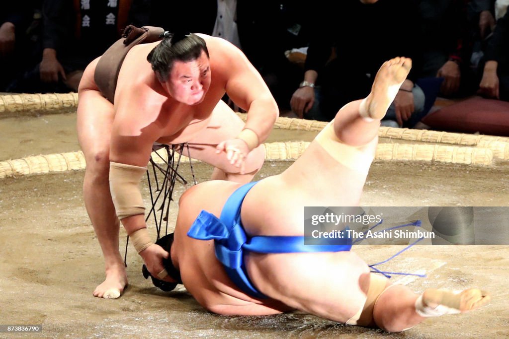 Grand Sumo Kyushu Tournament - Day 1