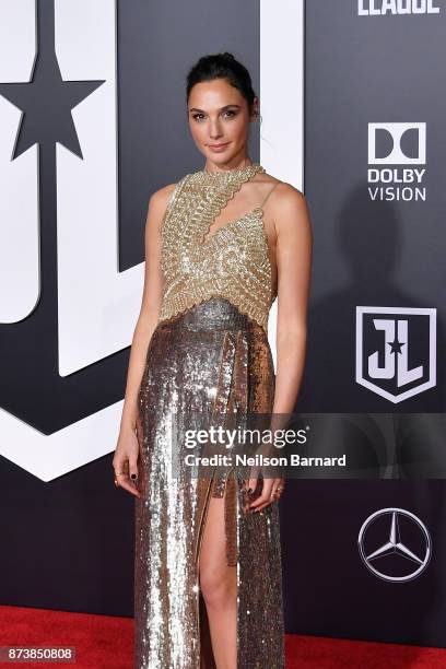 Actor Gal Gadot attends the premiere of Warner Bros. Pictures' "Justice League" at Dolby Theatre on November 13, 2017 in Hollywood, California.