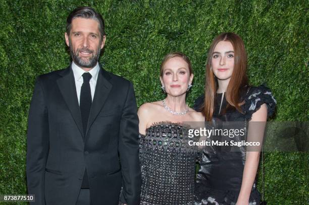 Director Bart Freundlich, Honoree Julianne Moore and Liv Freundlich attend the 2017 Museum of Modern Art Film Benefit Tribute to Julianne Moore at...