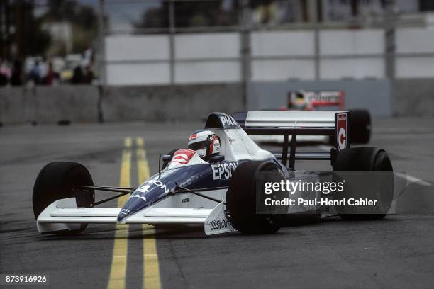 Jean Alesi, Ayrton Senna, Tyrrell-Ford 018, McLaren-Honda MP4/5B, Grand Prix of the United States, Phoenix street circuit, 11 March 1990. Jean Alesi...