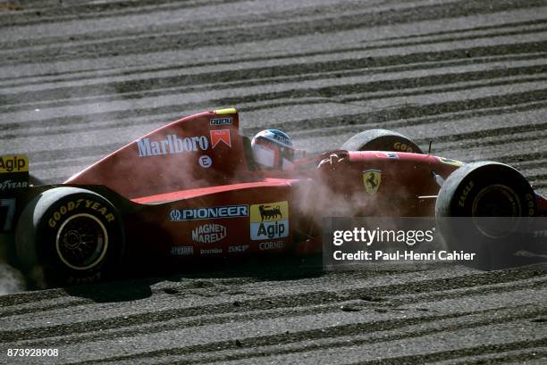 Jean Alesi, Ferrari 412T2, Grand Prix of Japan, Suzuka Circuit, 29 October 1995. Jean Alesi having an excursion in the gravel trap during practice...