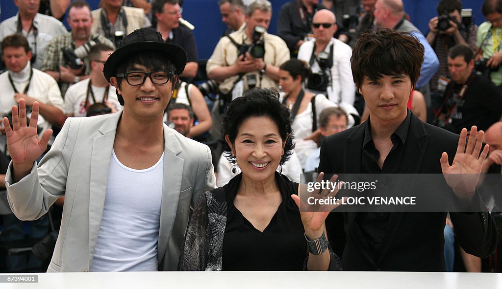 South-Korean actress Kim Hye-Ja (L), act