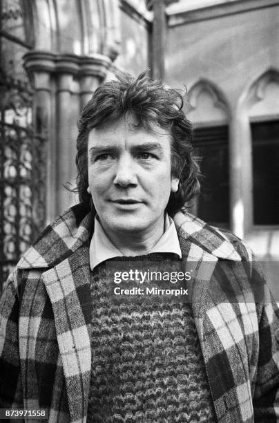 Albert Finney outside law courts after a divorce hearing, 16th November 1978.