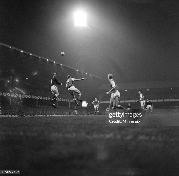 Everton v Arsenal, League Division One, final score 2-1 to Everton, 2nd October 1963.