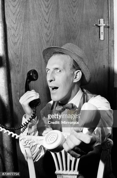Bruce Forsyth in his dressing room at the London Palladium, 24th July 1962.