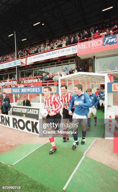 Sunderland 3-0 Everton, Premier league match at Roker Park, the last match played at Roker Park, Saturday 3rd May 1997, our picture shows, teams...