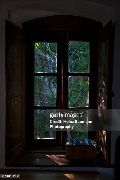 view from the window of an old house in monemvasia, peloponnese, greece - heinz baumann photography - fotografias e filmes do acervo