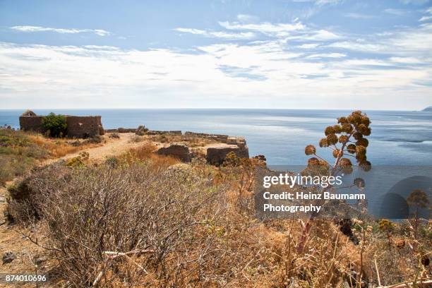 ruins in the monemvasia fortress area, peloponnese, greece - heinz baumann photography - fotografias e filmes do acervo