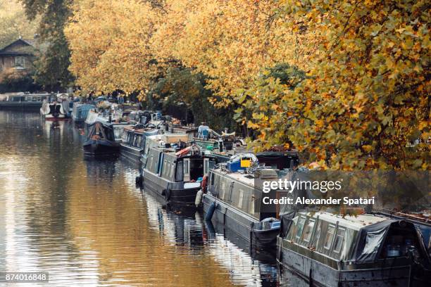 boat houses in little venice, london - paddington green stock pictures, royalty-free photos & images
