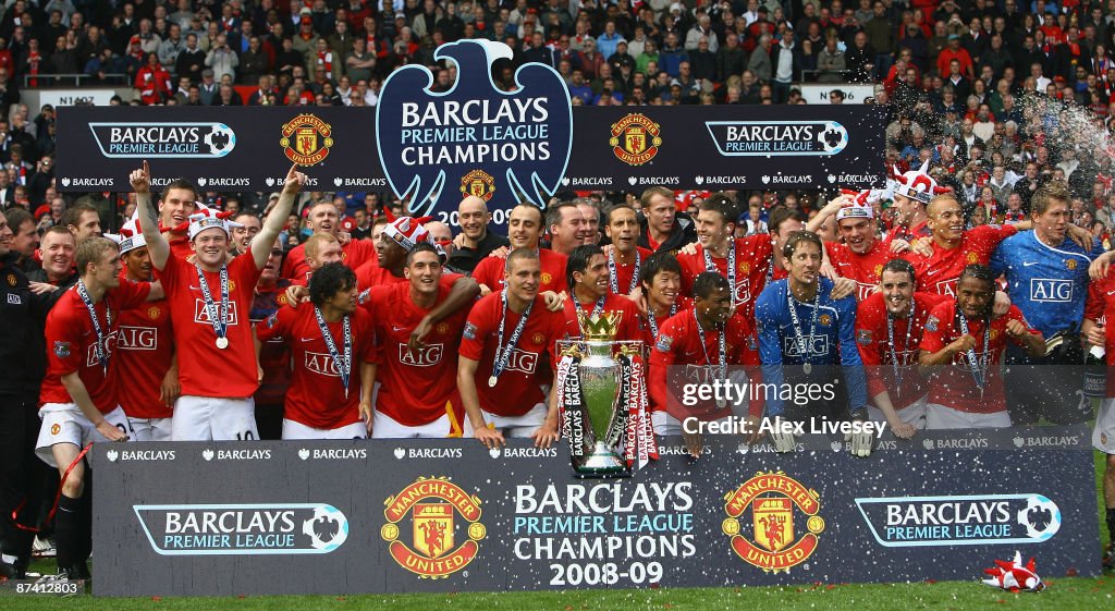 Manchester United v Arsenal - Premier League