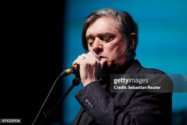 Blixa Bargeld of Einstuerzende Neubauten performs at Columbiahalle on November 14, 2017 in Berlin, Germany.