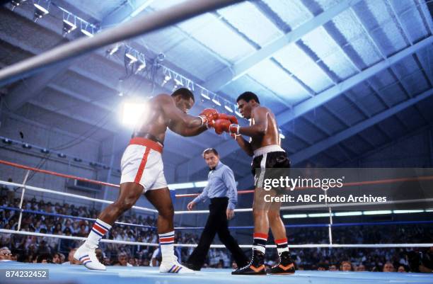 Larry Holmes, Ken Norton boxing at Caesars Palace, June 9, 1978.