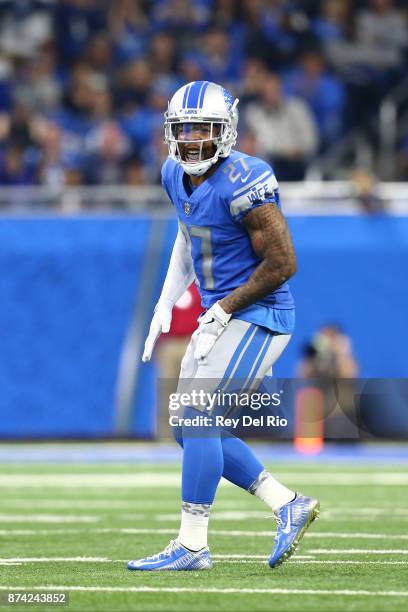 Glover Quin of the Detroit Lions gives instructions to his team during the game against the Cleveland Browns at Ford Field on November 12, 2017 in...