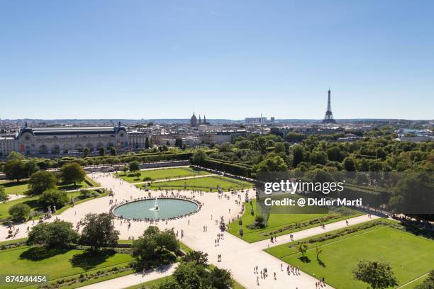 aerial view of the tuileries garden near the louvre palace in paris - tuileries quarter stock pictures, royalty-free photos & images