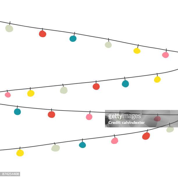 christmas lights hintergrund und grußkarte - lichterkette dekoration stock-grafiken, -clipart, -cartoons und -symbole