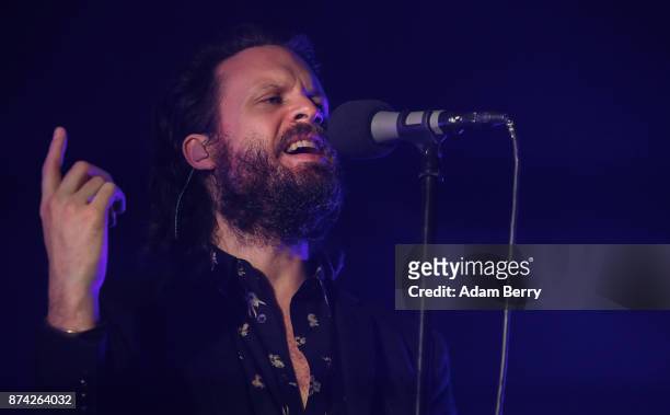 Father John Misty performs at Huxleys Neue Welt on November 14, 2017 in Berlin, Germany.