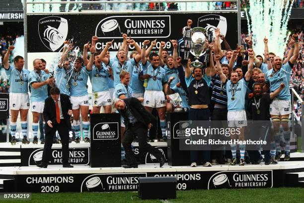 Leicester Tigers players celebrate as they win the Guiness Premiership Final between Leicester Tigers and London Irish at Twickenham Stadium on May...