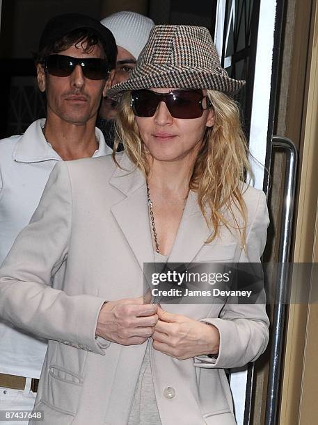 Madonna leaves the Kabbalah Center in Manhattan on May 16, 2009 in New York City.