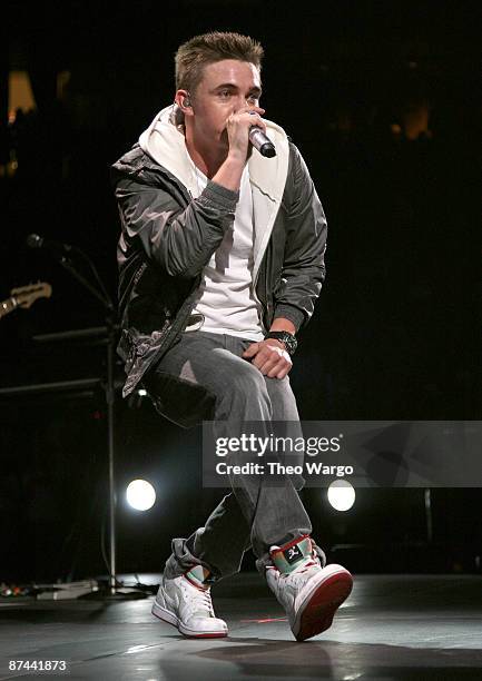 Jesse McCartney performs on stage during Z100's Zootopia 2009 presented by IZOD FRAGRANCE at Izod Center on May 16, 2009 in East Rutherford, New...