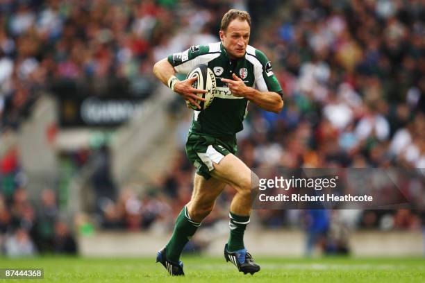 Mike Catt of London Irish in action during the Guiness Premiership Final between Leicester Tigers and London Irish at Twickenham Stadium on May 16,...