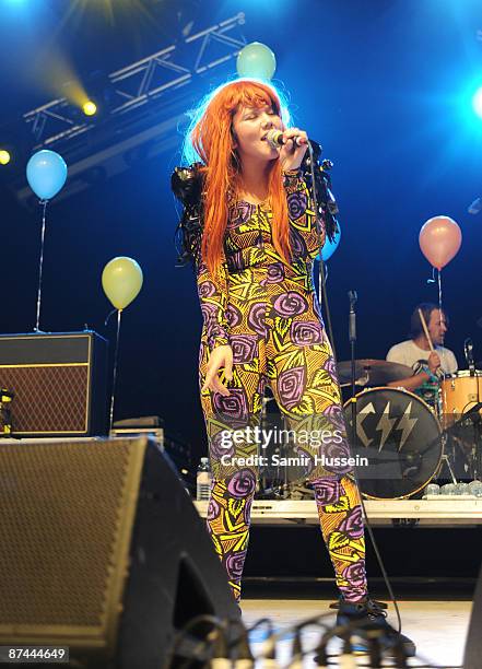 Singer From Css 667 Css Lovefoxx Stock Photos, High-Res Pictures, and Images - Getty Images