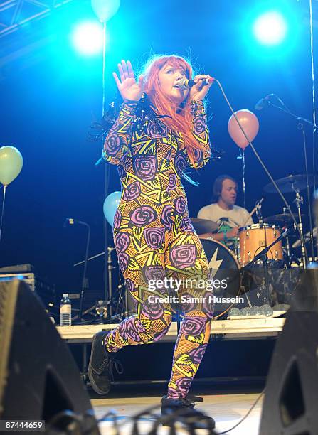 Singer From Css 667 Css Lovefoxx Stock Photos, High-Res Pictures, and Images - Getty Images